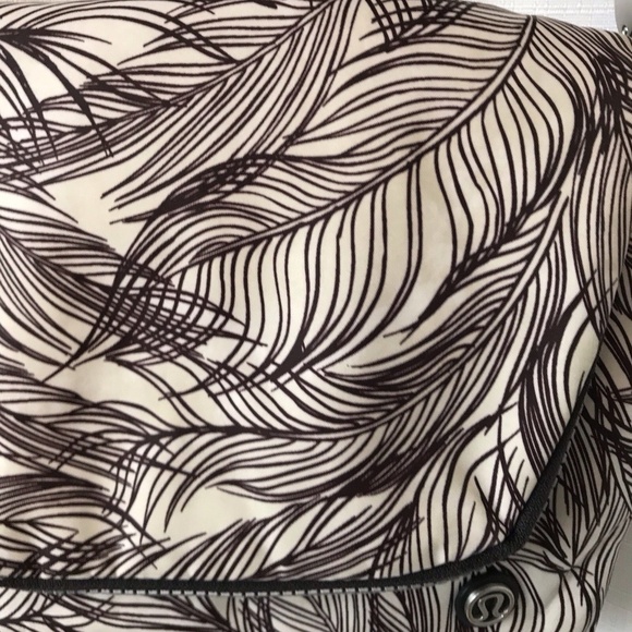 Lululemon Party Om Bag. Sketchy Palms White Black - Picture 3 of 16